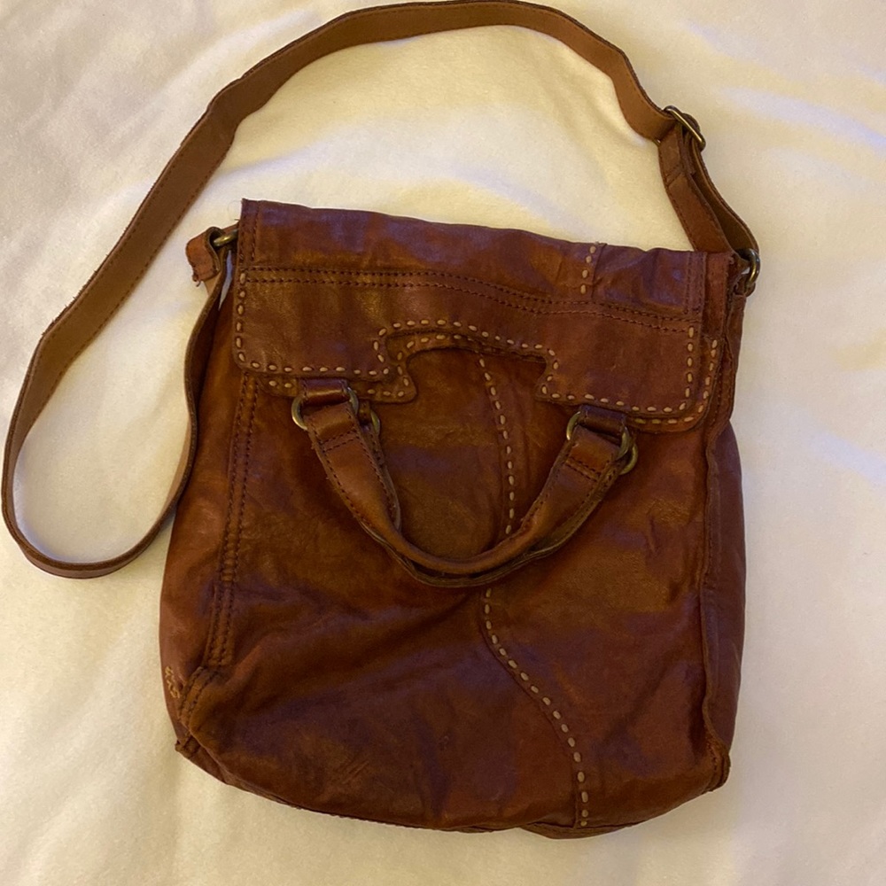 Lucky Brand brown leather cross body bag.